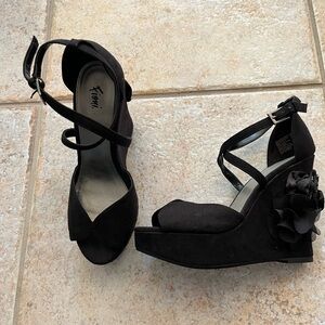 FIONI Women's Black Wedge Sandals